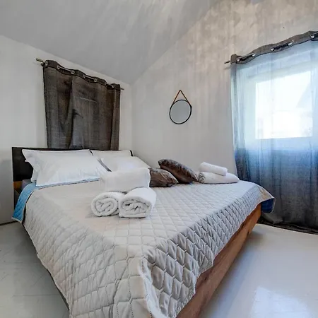 Old Town House Lina Appartamento